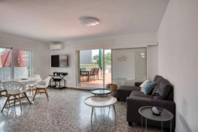 Albatros Apartament per 5 persones en ple centre amb gran terrassa i aparcament a 5 minuts de la Platja Gran